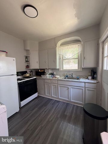 34 CUMBERLAND AVE, Trenton, NJ 08618