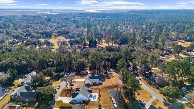 2551 Wedgefield Rd., Georgetown, SC 29440