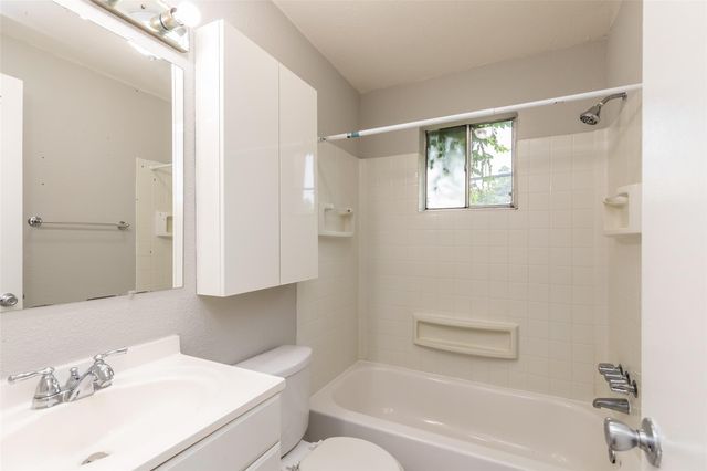 425 Emerson Street 13, Houston, TX 77006