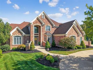 544 Forest Crst, Lake St Louis, MO 63367