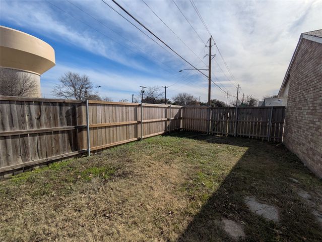 9575 Gonzales Drive, Dallas, TX 75227
