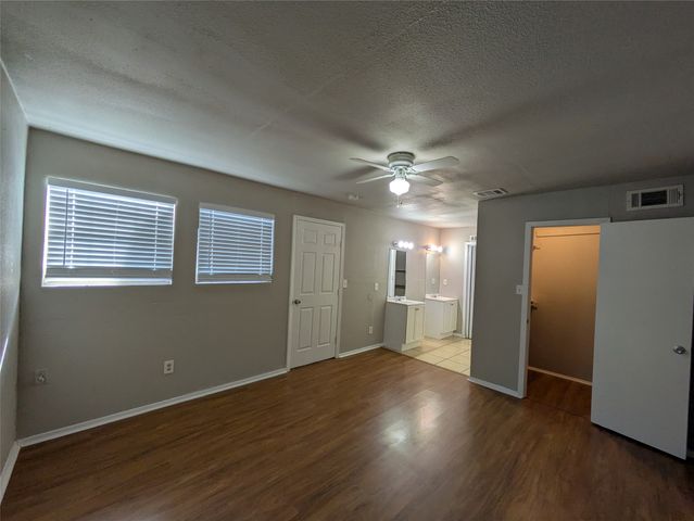 9575 Gonzales Drive, Dallas, TX 75227