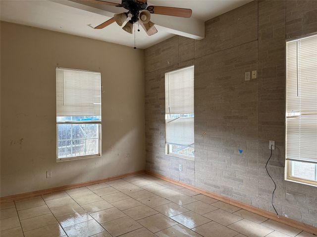 3300 N Pecan Street, Fort Worth, TX 76106