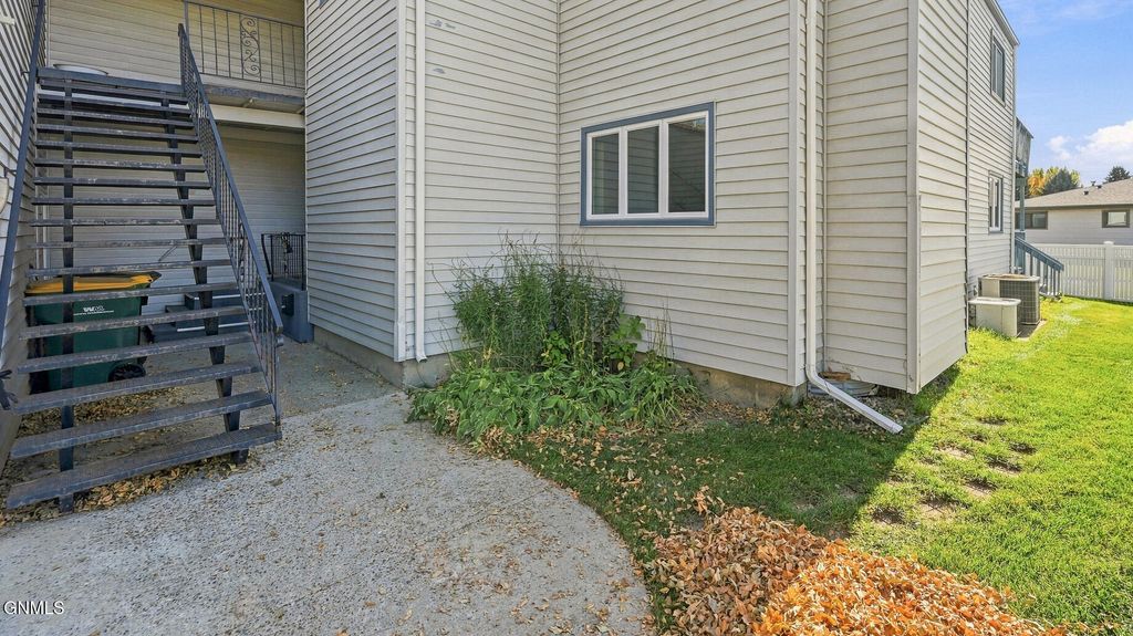 105 Boise Avenue, Bismarck, ND 58504 photo 2