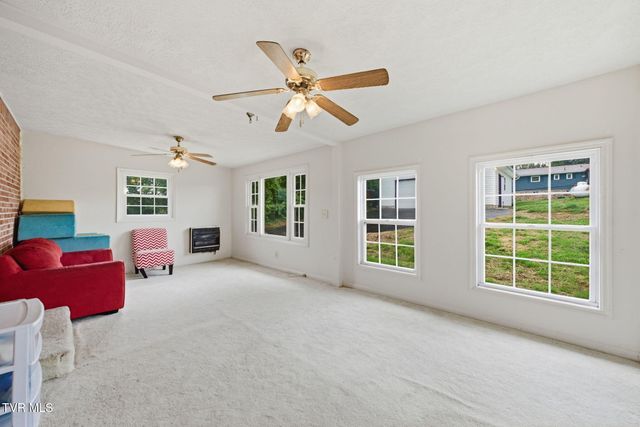 417 Mount Area Drive, Bristol, TN 37620