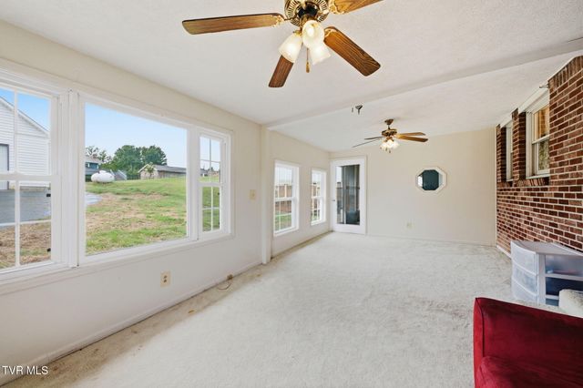 417 Mount Area Drive, Bristol, TN 37620
