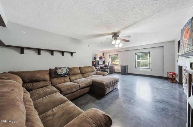 417 Mount Area Drive, Bristol, TN 37620