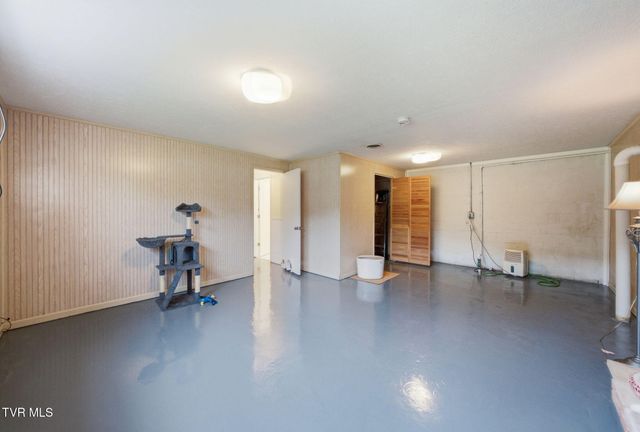 417 Mount Area Drive, Bristol, TN 37620