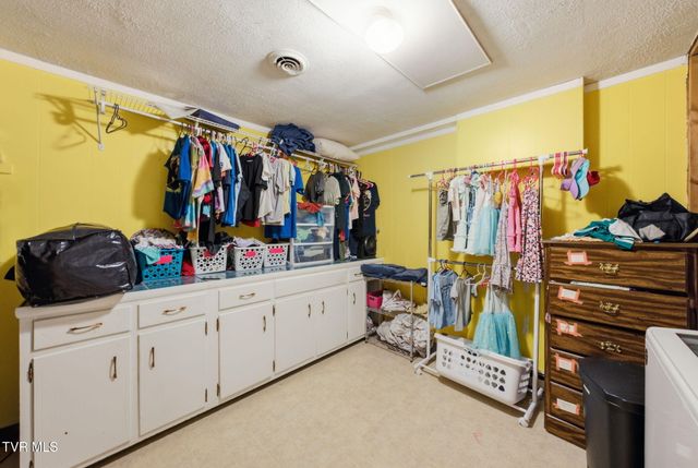 417 Mount Area Drive, Bristol, TN 37620