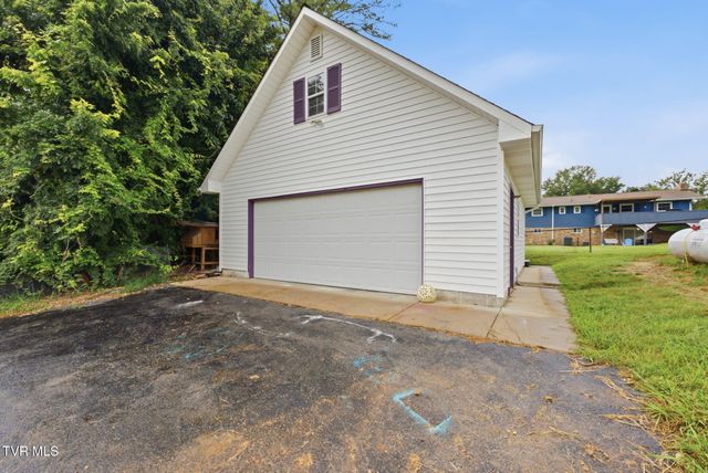 417 Mount Area Drive, Bristol, TN 37620