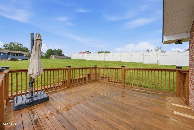 417 Mount Area Drive, Bristol, TN 37620