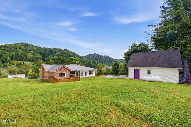 417 Mount Area Drive, Bristol, TN 37620