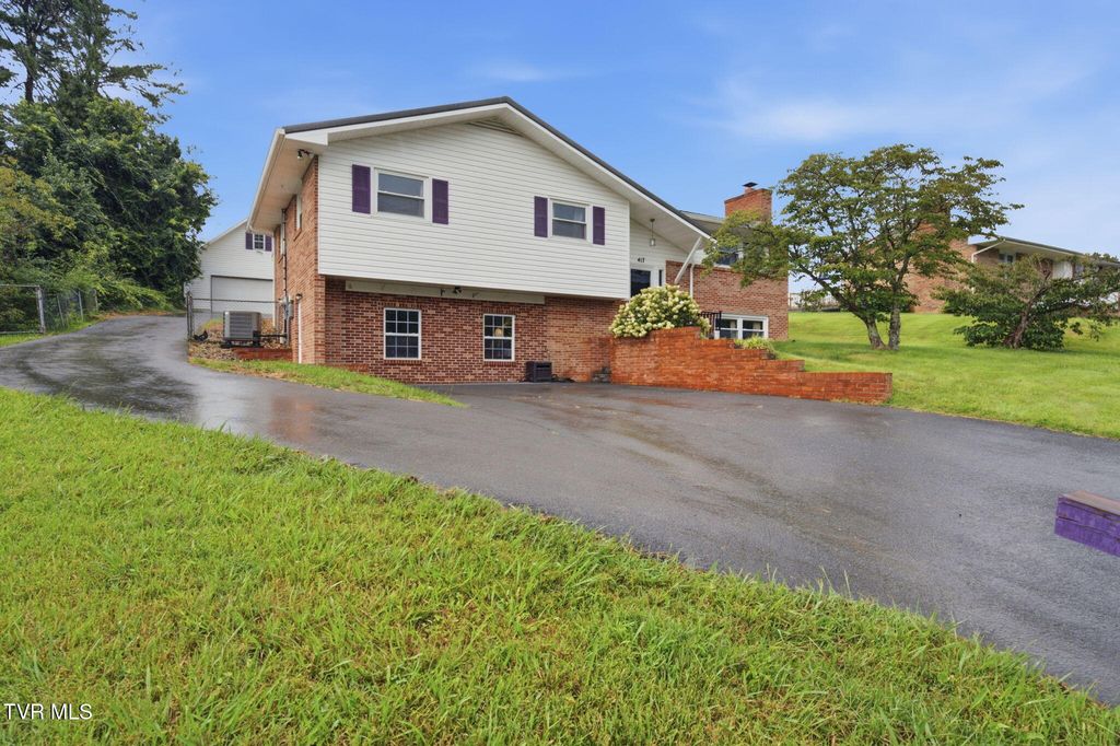 417 Mount Area Drive, Bristol, TN 37620