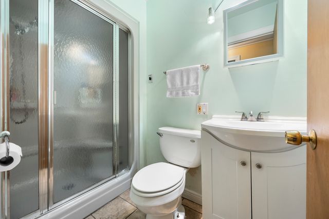 532 Landmeier Road, Elk Grove Village, IL 60007