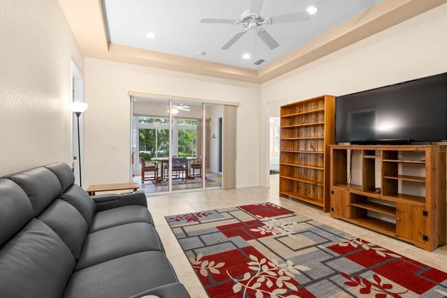 1007 CHELSEA GREENS COURT 36, Sun City Center, FL 33573