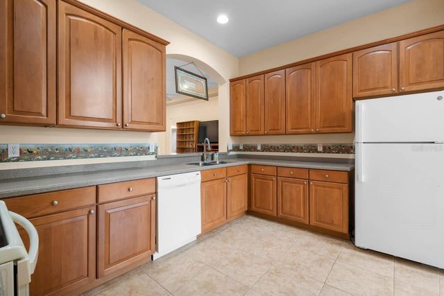 1007 CHELSEA GREENS COURT 36, Sun City Center, FL 33573