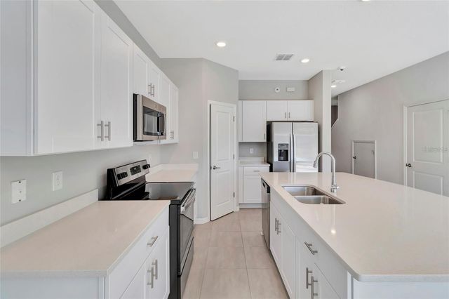 2596 PENGUIN BOULEVARD, Davenport, FL 33837