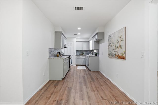 1605 S 125th East Avenue, Tulsa, OK 74128