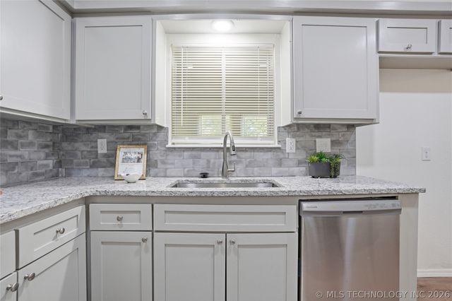 1605 S 125th East Avenue, Tulsa, OK 74128