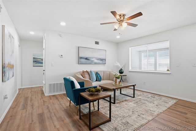 1605 S 125th East Avenue, Tulsa, OK 74128