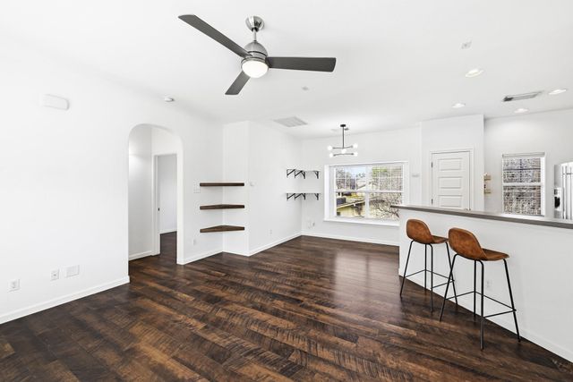 2821 Saville LOOP 21C, Austin, TX 78741