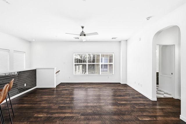 2821 Saville LOOP 21C, Austin, TX 78741