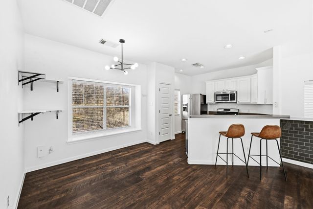 2821 Saville LOOP 21C, Austin, TX 78741