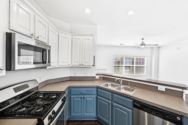 2821 Saville LOOP 21C, Austin, TX 78741