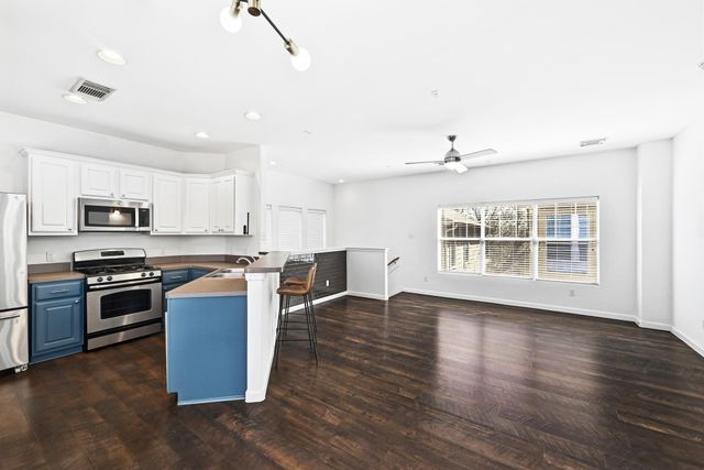 2821 Saville LOOP 21C, Austin, TX 78741