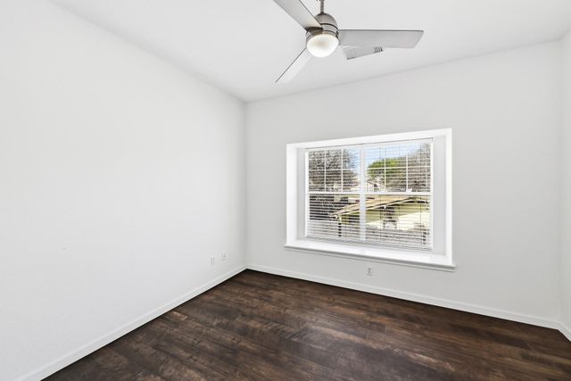 2821 Saville LOOP 21C, Austin, TX 78741