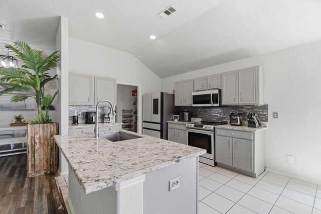 9469 Fox Hill, Fort Worth, TX 76131