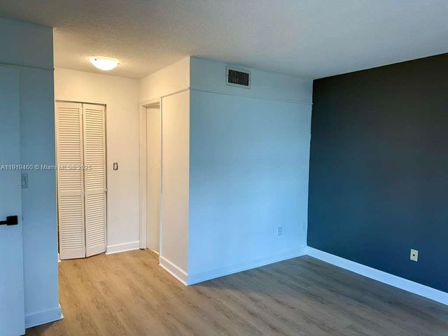 100 NW 76th Ave 404-2, Plantation, FL 33324