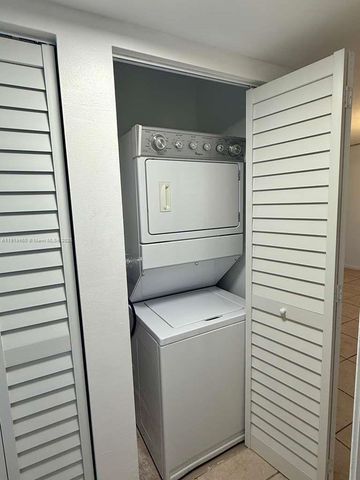 100 NW 76th Ave 404-2, Plantation, FL 33324