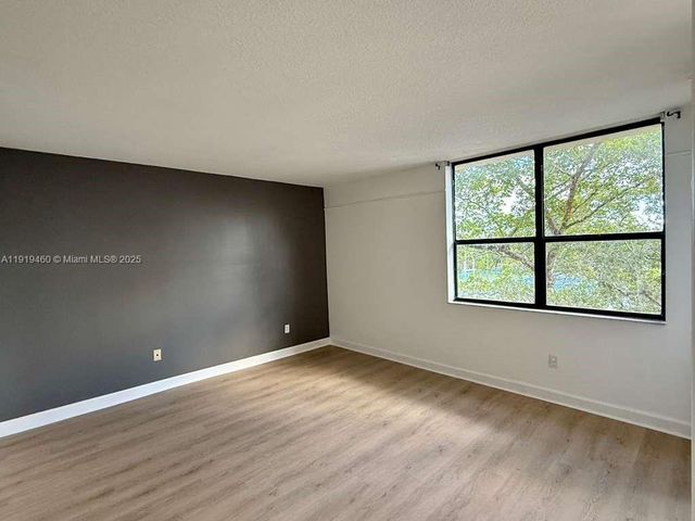 100 NW 76th Ave 404-2, Plantation, FL 33324