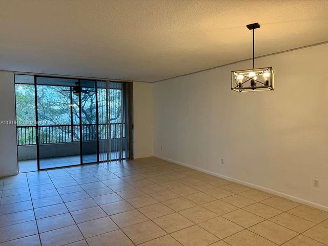 100 NW 76th Ave 404-2, Plantation, FL 33324