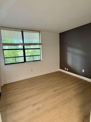 100 NW 76th Ave 404-2, Plantation, FL 33324