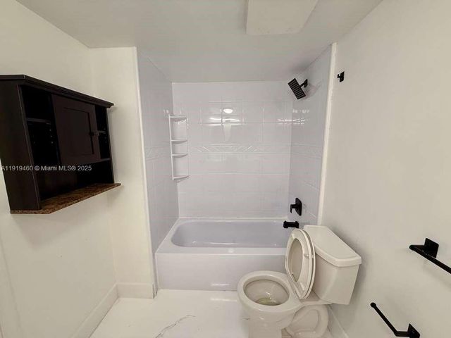 100 NW 76th Ave 404-2, Plantation, FL 33324