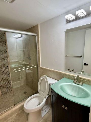 100 NW 76th Ave 404-2, Plantation, FL 33324