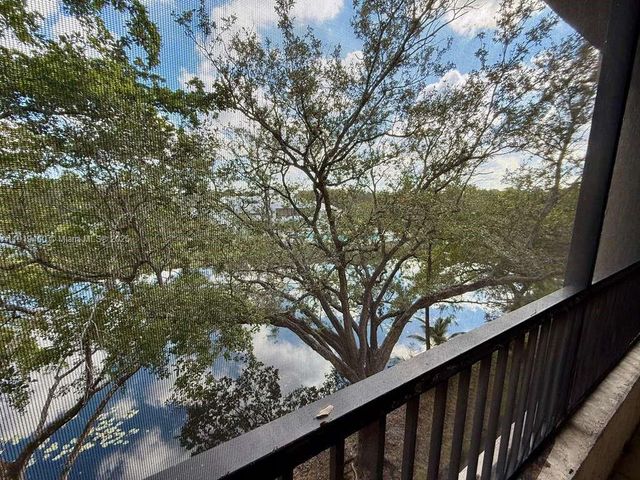 100 NW 76th Ave 404-2, Plantation, FL 33324