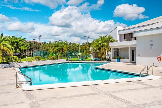 100 NW 76th Ave 404-2, Plantation, FL 33324