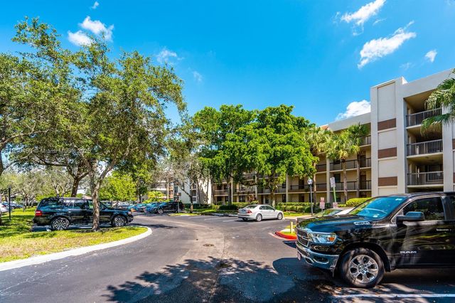 100 NW 76th Ave 404-2, Plantation, FL 33324