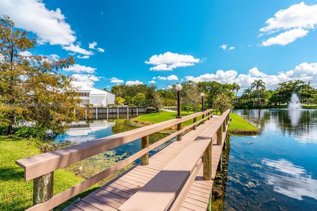 100 NW 76th Ave 404-2, Plantation, FL 33324