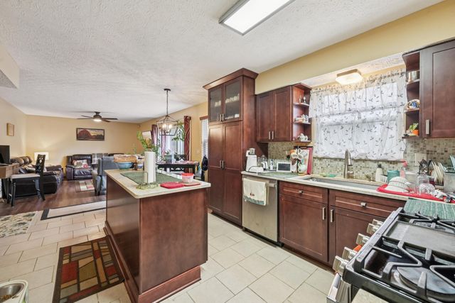 6841 Riverside Glen Court, Dublin, OH 43017