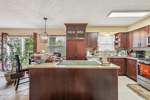 6841 Riverside Glen Court, Dublin, OH 43017