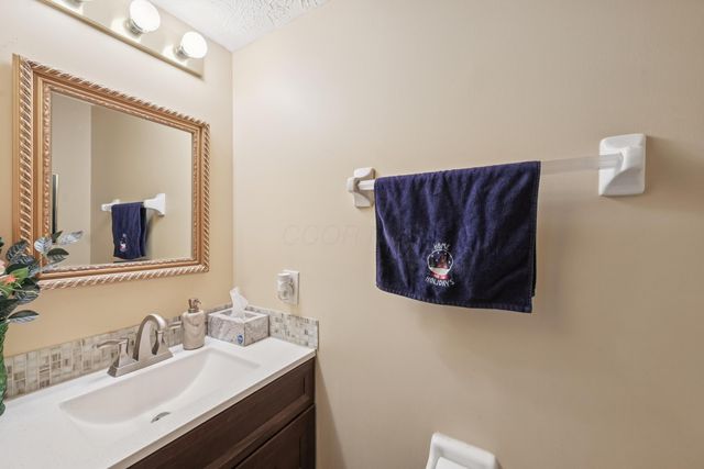 6841 Riverside Glen Court, Dublin, OH 43017