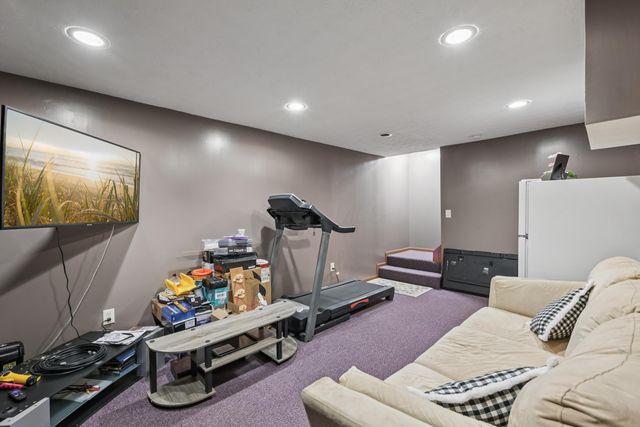 6841 Riverside Glen Court, Dublin, OH 43017