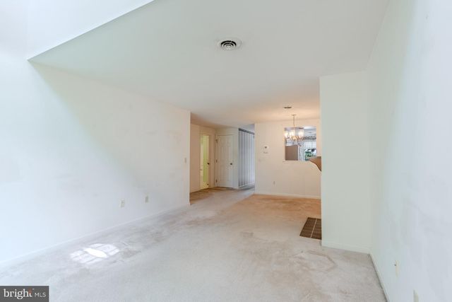 305 STONEGATE RD, York, PA 17408
