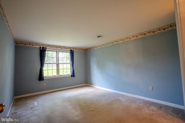 305 STONEGATE RD, York, PA 17408
