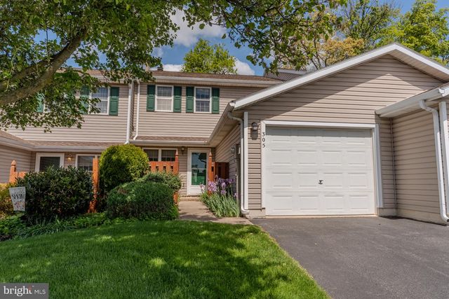 305 STONEGATE RD, York, PA 17408