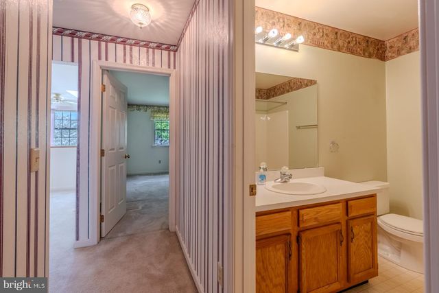 305 STONEGATE RD, York, PA 17408